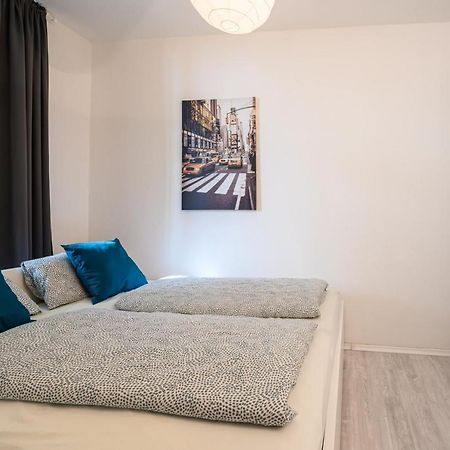 Helle Wohnung In Sudenburg Mit Balkon - Wlan, 4 Schlafplaetze Магдебург Екстериор снимка