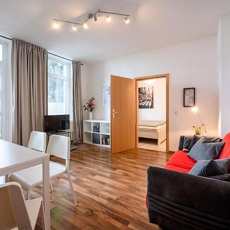 Helle Wohnung In Sudenburg Mit Balkon - Wlan, 4 Schlafplaetze Магдебург Екстериор снимка