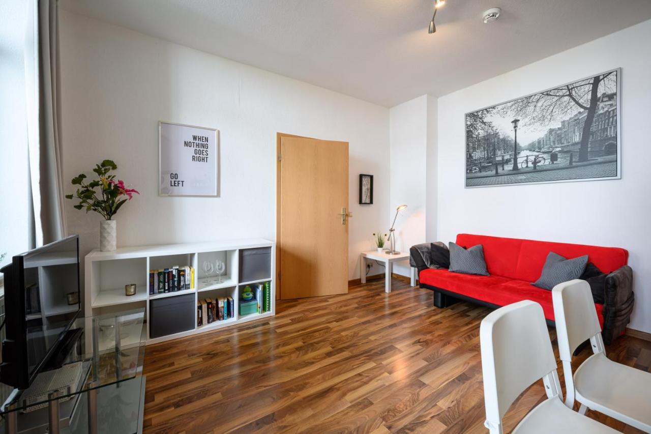 Helle Wohnung In Sudenburg Mit Balkon - Wlan, 4 Schlafplaetze Магдебург Екстериор снимка