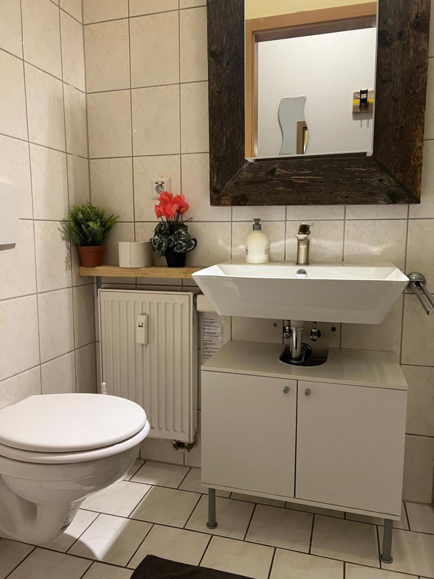 Helle Wohnung In Sudenburg Mit Balkon - Wlan, 4 Schlafplaetze Магдебург Екстериор снимка